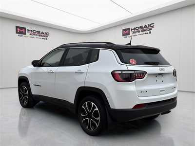 2022 Jeep Compass, $20990. Photo 5