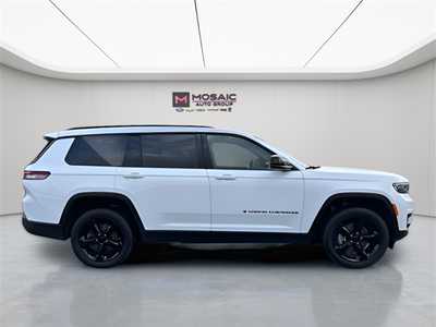 2024 Jeep Grand Cherokee L, $39990. Photo 2