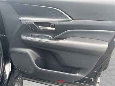 2024 Toyota Grand Highlander, $60990. Photo 9