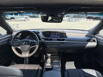 2019 Lexus ES Series, $29990. Photo 12