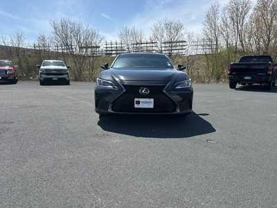 2019 Lexus ES Series, $29990. Photo 2