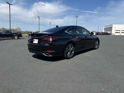 2019 Lexus ES Series, $29990. Photo 7