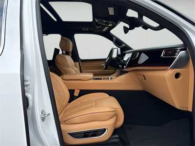 2022 Jeep Grand Wagoneer, $59990. Photo 11