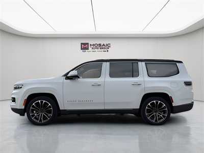 2022 Jeep Grand Wagoneer, $59990. Photo 6