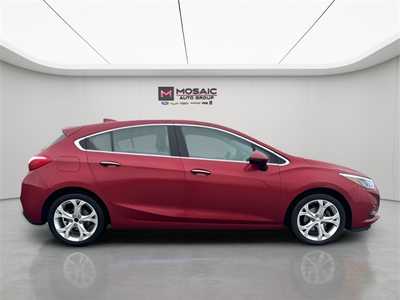 2017 Chevrolet Cruze, $13990. Photo 2