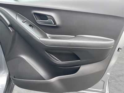 2020 Chevrolet Trax, $10490. Photo 9