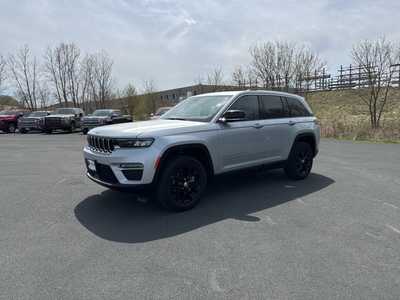 2024 Jeep Grand Cherokee, $38990. Photo 3