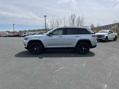 2024 Jeep Grand Cherokee, $38990. Photo 4