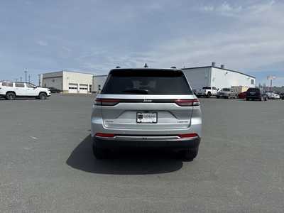 2024 Jeep Grand Cherokee, $38990. Photo 6