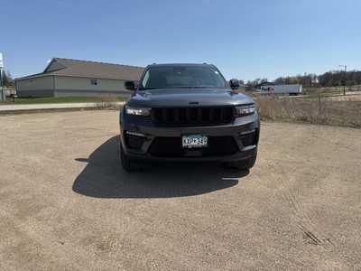 2023 Jeep Grand Cherokee, $34990. Photo 2