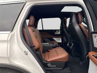 2023 Lincoln Aviator, $53990. Photo 12