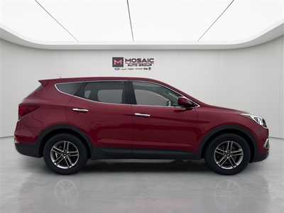 2018 Hyundai Santa Fe, $15990. Photo 2