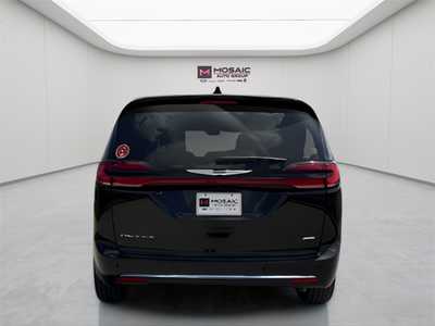 2025 Chrysler Pacifica, $46458. Photo 4