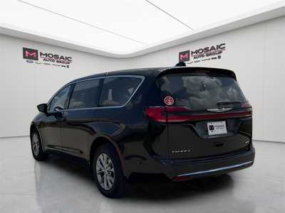 2025 Chrysler Pacifica, $46458. Photo 5