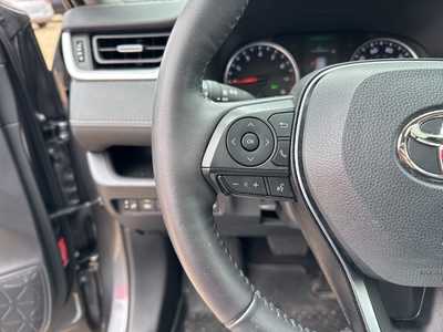 2022 Toyota RAV4, $33990. Photo 9