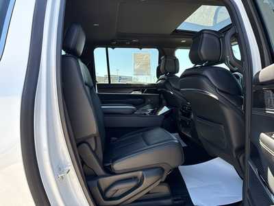 2024 Jeep Grand Wagoneer, $59990. Photo 12