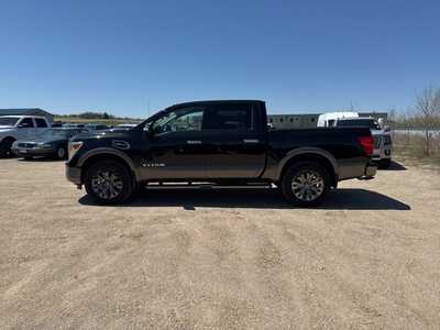 2017 Nissan Titan, $17990. Photo 4