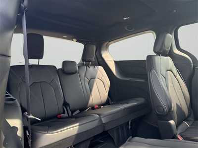 2025 Chrysler Pacifica, $45889. Photo 12