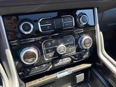 2023 GMC Yukon XL, $70990. Photo 8