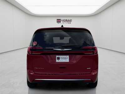 2025 Chrysler Pacifica, $45240. Photo 4