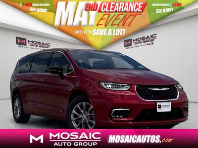 2025 Chrysler Pacifica, $45240. Photo 1