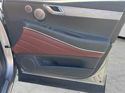 2025 Genesis GV80, $73990. Photo 9