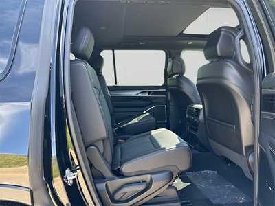 2025 Jeep Wagoneer, $76425. Photo 11