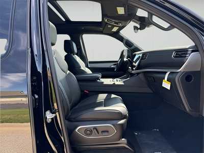 2025 Jeep Wagoneer, $76425. Photo 9