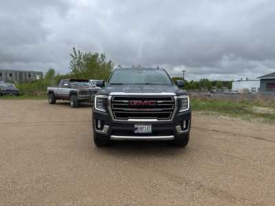 2021 GMC Yukon XL, $43990. Photo 2