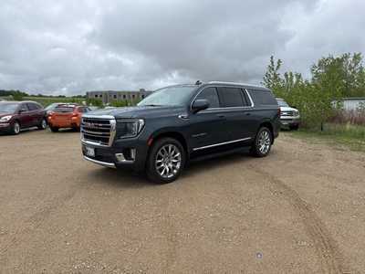 2021 GMC Yukon XL, $43990. Photo 3