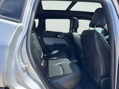 2025 Jeep Compass, $37023. Photo 11