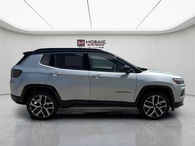 2025 Jeep Compass, $37023. Photo 8