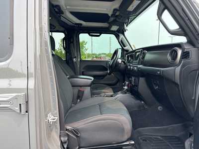 2021 Jeep Gladiator, $29990. Photo 10