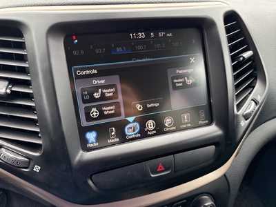 2016 Jeep Cherokee, $13990. Photo 6