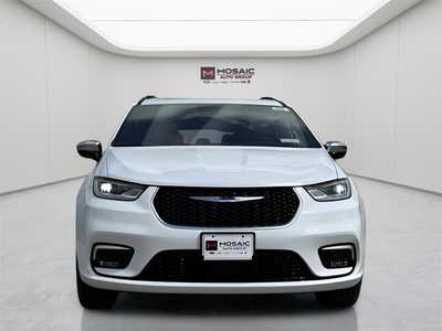 2025 Chrysler Pacifica, $54776. Photo 2