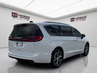 2025 Chrysler Pacifica, $54776. Photo 7