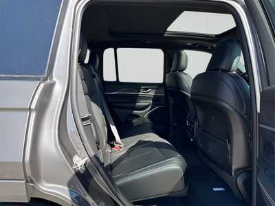 2025 Jeep Grand Cherokee, $62214. Photo 12