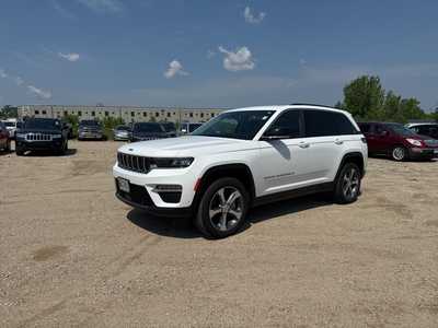 2023 Jeep Grand Cherokee, $36990. Photo 3