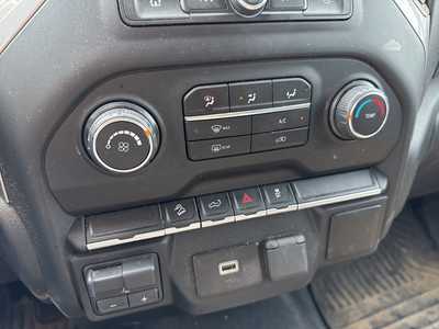 2020 Chevrolet 1500 Crew Cab, $35990. Photo 8