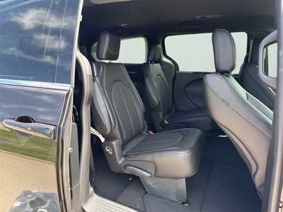 2025 Chrysler Pacifica, $39600. Photo 10
