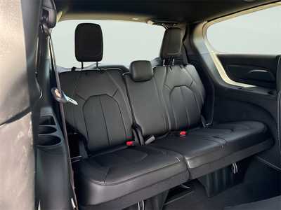 2025 Chrysler Pacifica, $39600. Photo 11