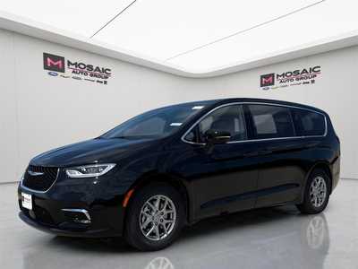 2025 Chrysler Pacifica, $39600. Photo 3