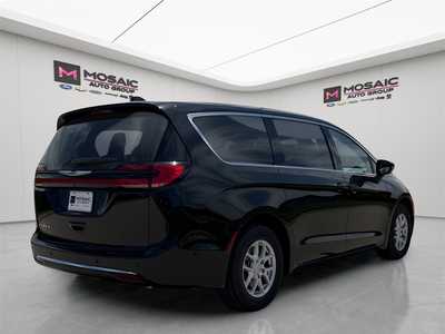2025 Chrysler Pacifica, $39600. Photo 7