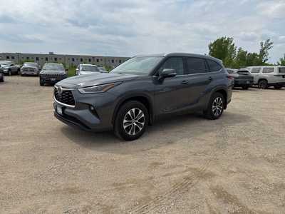 2021 Toyota Highlander, $34990. Photo 3