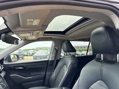 2021 Toyota Highlander, $34990. Photo 6
