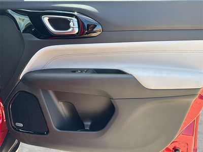 2025 Jeep Compass, $33471. Photo 9