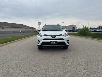 2018 Toyota RAV4, $25990. Photo 2