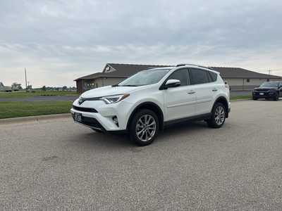 2018 Toyota RAV4, $25990. Photo 3