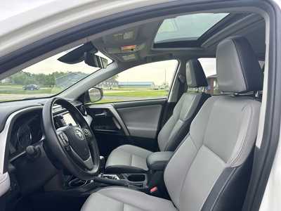 2018 Toyota RAV4, $25990. Photo 6