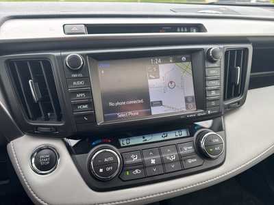 2018 Toyota RAV4, $25990. Photo 7